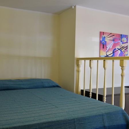 Gemelli Holidays -2 Easy Lofts, Groundfloor With Courtyard, Mezzanine Bedroom, Baby & Pet Friendly, Near Monte Mario Station Connecting To Center In 20 Minutes, 2 Steps From Bus, Groceries, Restaurants, Park, Cycle Path - Warm Guest Care In 4 Languag Extérieur photo
