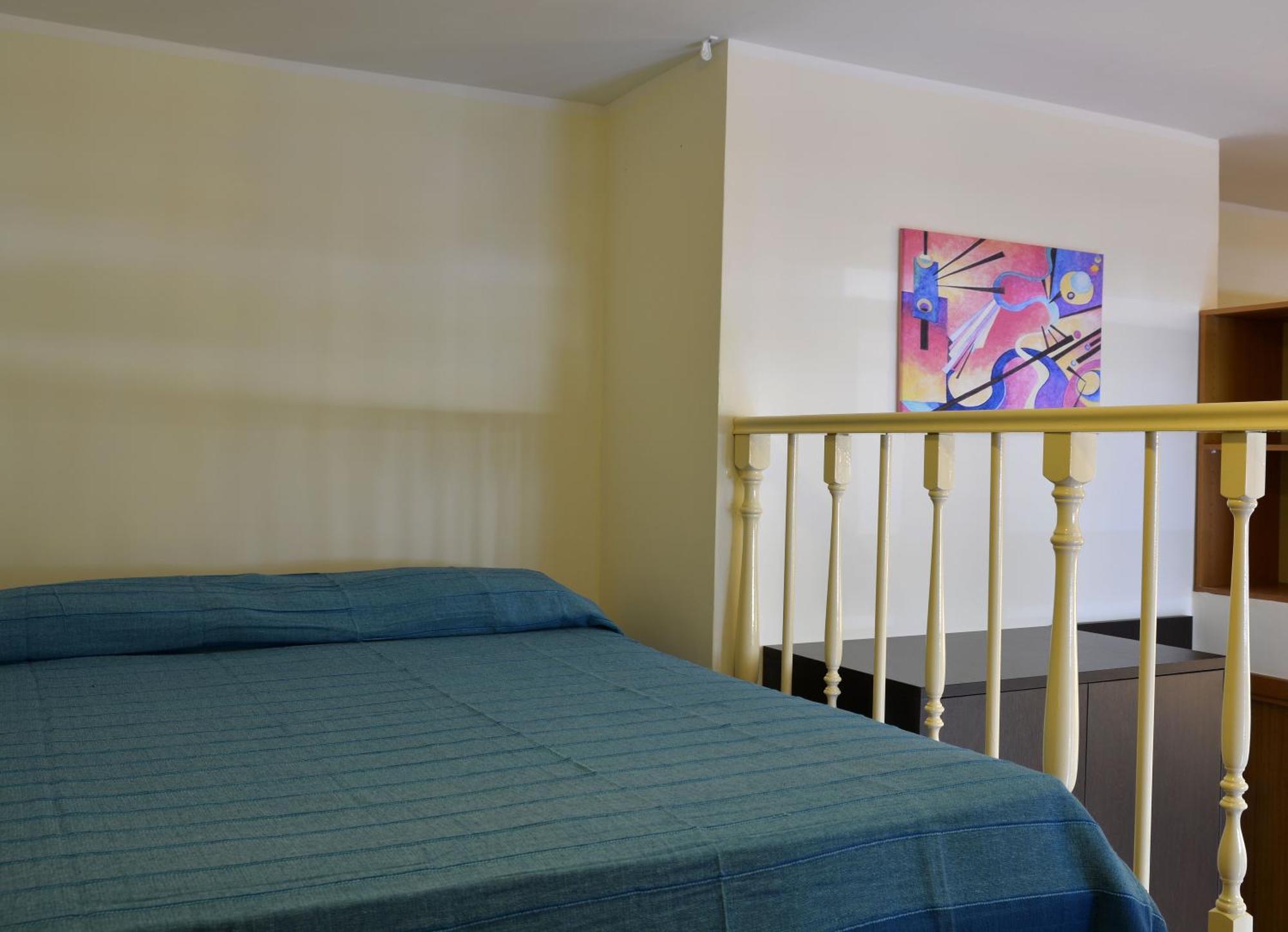 Gemelli Holidays -2 Easy Lofts, Groundfloor With Courtyard, Mezzanine Bedroom, Baby & Pet Friendly, Near Monte Mario Station Connecting To Center In 20 Minutes, 2 Steps From Bus, Groceries, Restaurants, Park, Cycle Path - Warm Guest Care In 4 Languag Extérieur photo